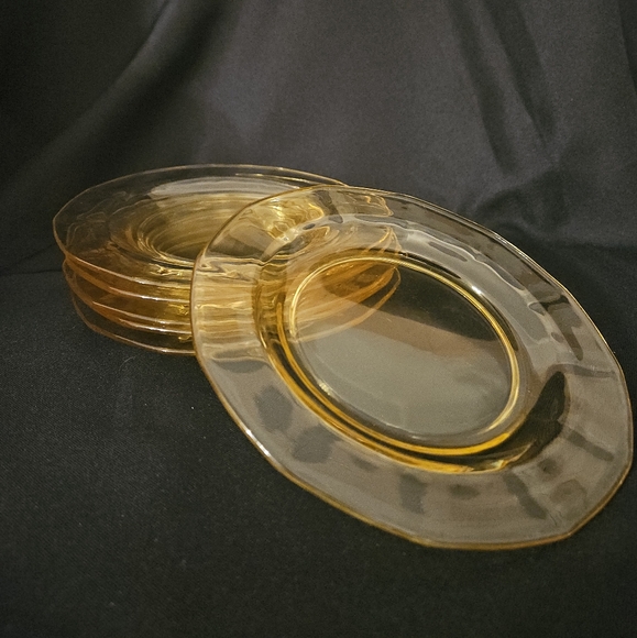 Fostoria Fairfax Yellow Topaz Glass Bread and Butter Plates set of 6 - Picture 1 of 12